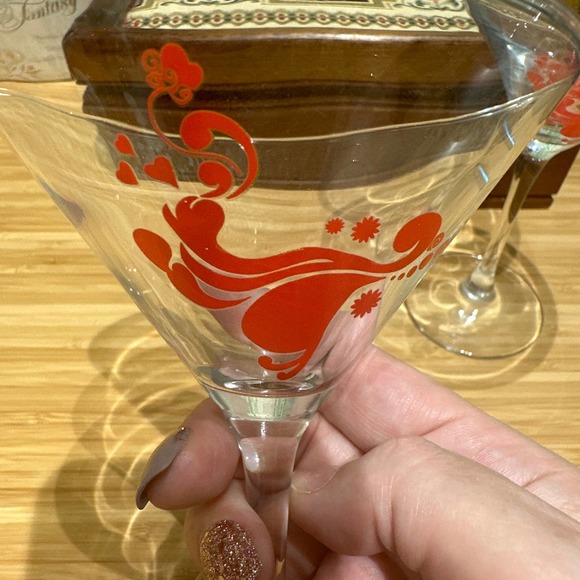 Set of 2 Love By The Beatles Curcque de Soleil Martini Glasses - Picture 2 of 2